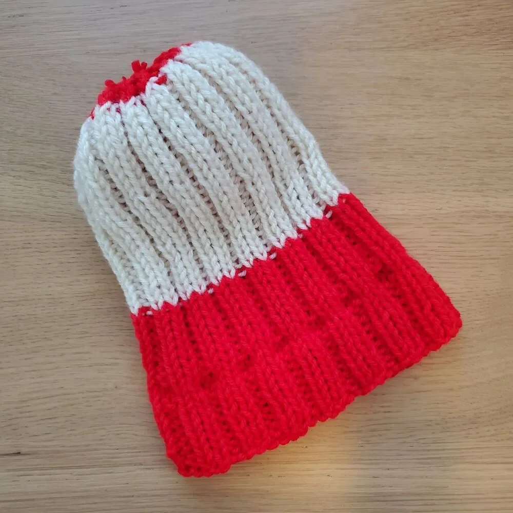 Vintage 70s Red Cream Crochet Pom Pom Beanie - Picture 4 of 5